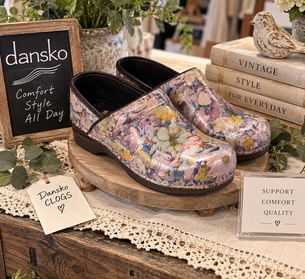 Dansko Floral Patent Leather Clogs Women’s 39 US 8.5-9 Slip Resistant
